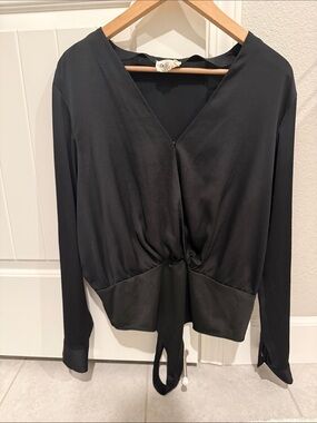 Women's Black Twist-Front Long Sleeve Blouse